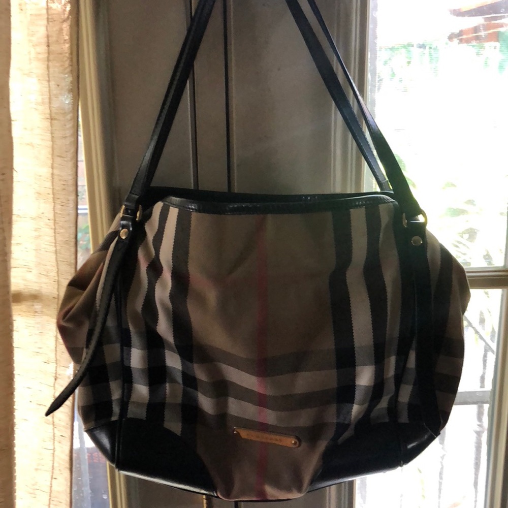 Burberry purse